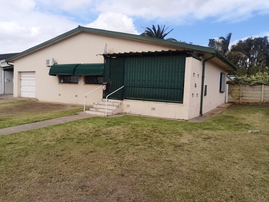 3 Bedroom Property for Sale in Bothasrus Eastern Cape